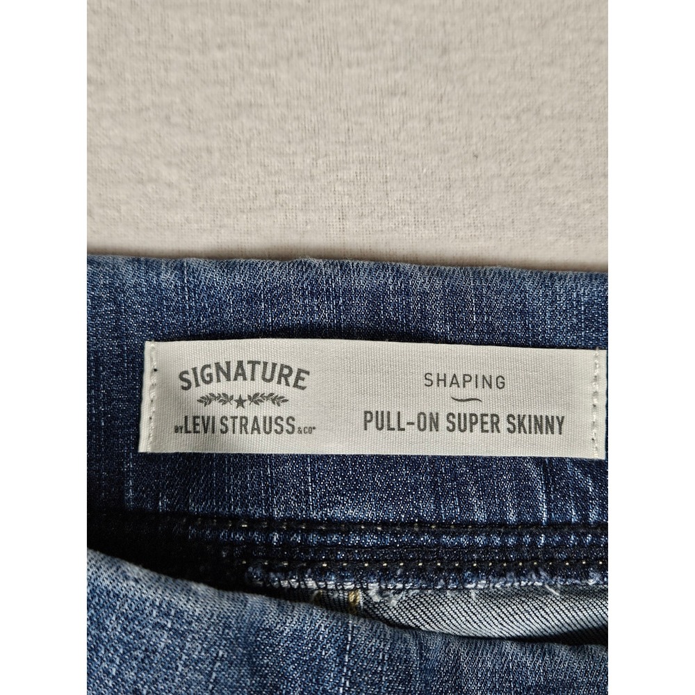 Signature by Levi Strauss Women Pull-On Super Skinny Shaping Jeans Blue‎ 8 W29 - Picture 2 of 11